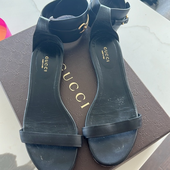 Gucci Gladiator Sandals size 37.5 - Picture 2 of 4